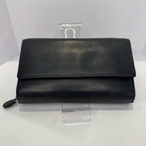 Wilsons Leather Women's Wallet Button and Zipper Compartments Black